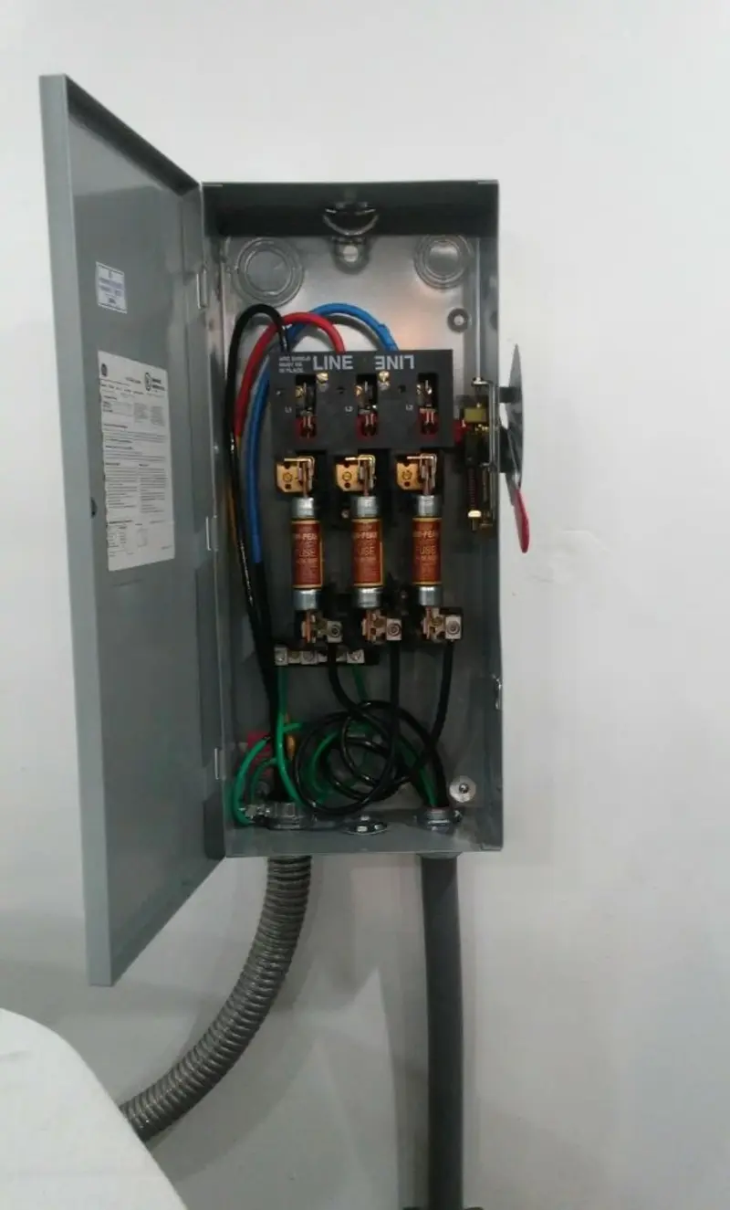 Three-phase disconnect switch installed for Electrical Wiring & Rewiring in Sawgrass